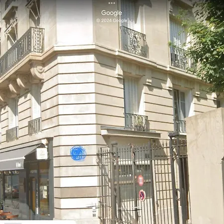 Chez Le Habitant 282 Rue Lecourbe 75015 Parigi